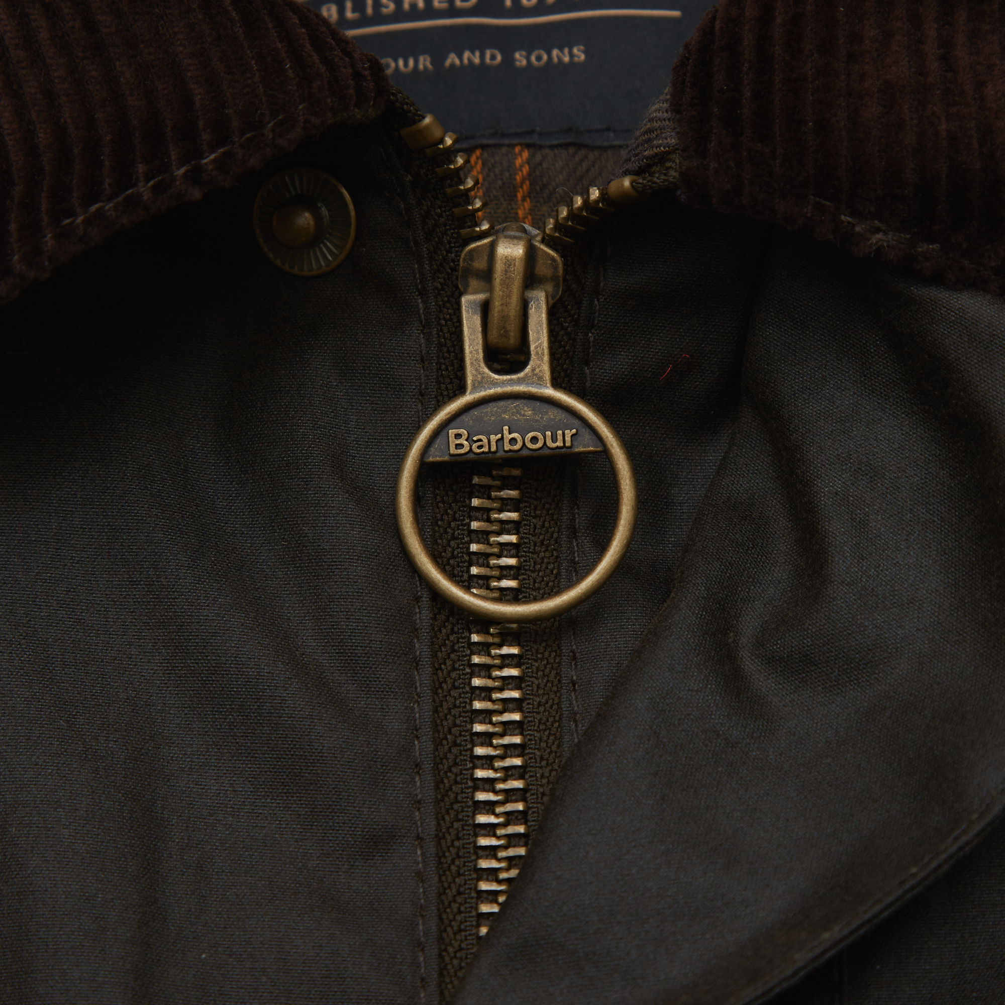 Tracker Wax Jacket OLIVE Barbour €336