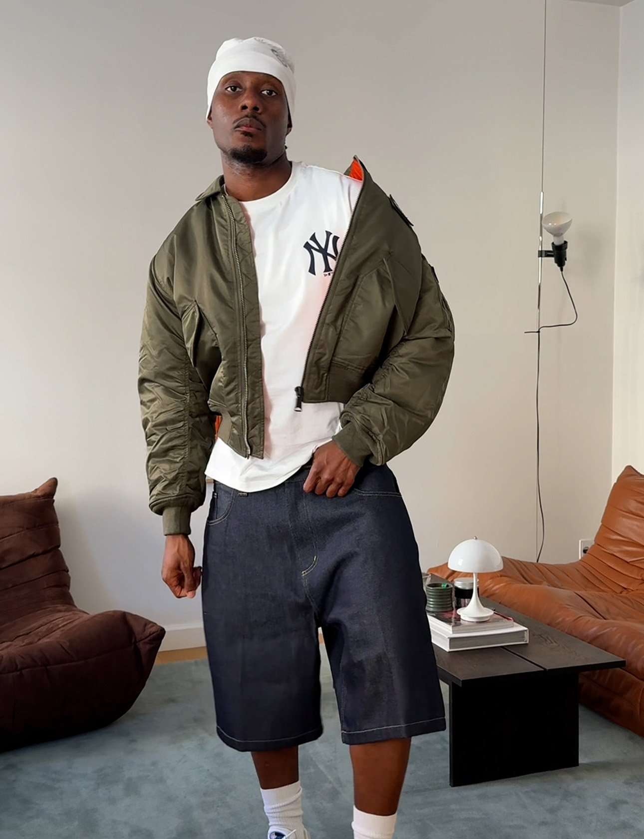 Deavy styler New Era og Schott