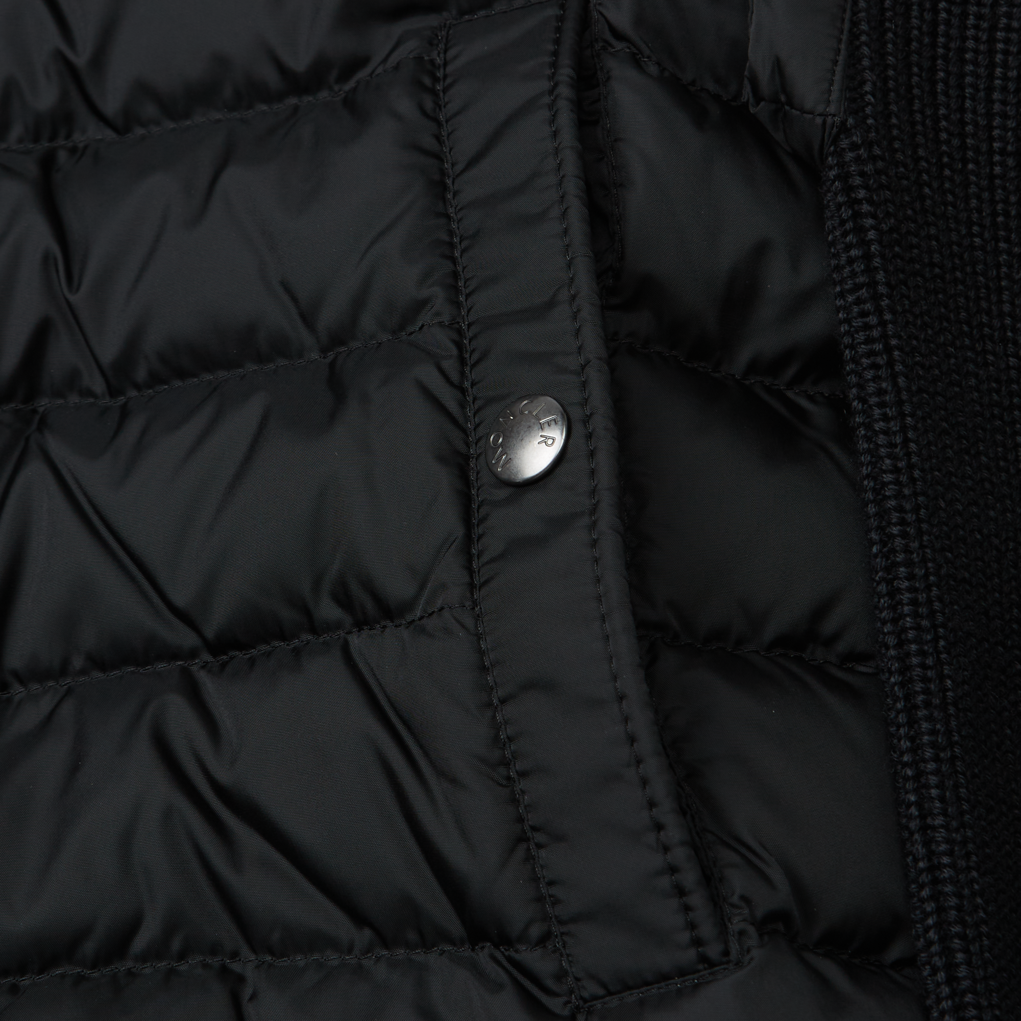 9B50800 A9340 STRIK (046) | SORT | Moncler | €1,208